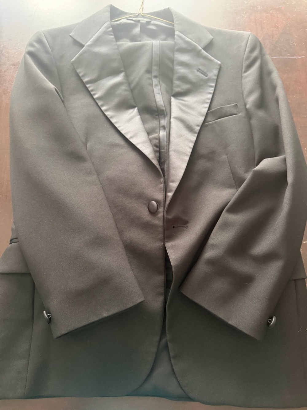 Men's Black Satin-Lapel Single-Breasted Tuxedo
